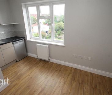 Studio to rent - Photo 1