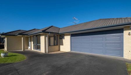 Stunning 3 bedroom home in Red Beach - Photo 4