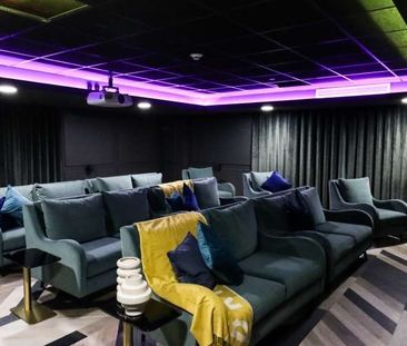 Thames Quarter .Split Level Gym . Fitness Studio. Pet Friendly . Re... - Photo 3