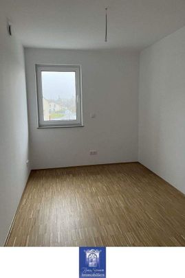 Willkommen im modernen Erstbezug! Perfekter Zuschnitt, EBK, schöner Balkon und Lift! - Foto 1