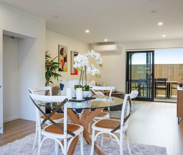 BEAUTIFUL 3 BEDROOM, 2+1/2 BATH TOWNHOUSE - Photo 4