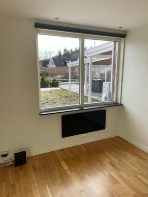 Hällsbovägen, Sigtuna - Foto 1