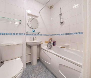 Laleham Road, Shepperton, Surrey, TW17 - Photo 3