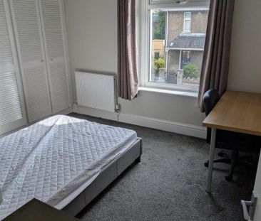 3 bedroom private hall to rent - Photo 4