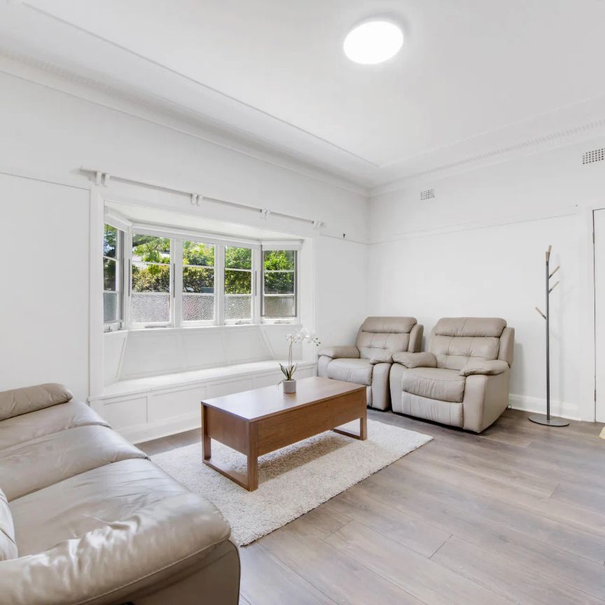 55 Burlington Street, Crows Nest. - Photo 1