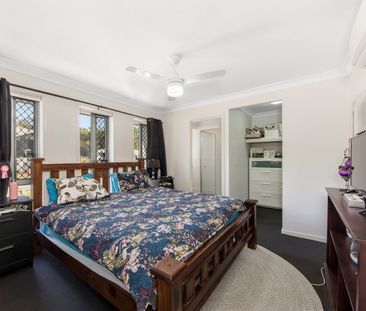 Neat home in a quiet street - Photo 5