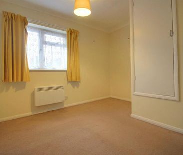 2 bedroom semi-detached house to rent - Photo 5