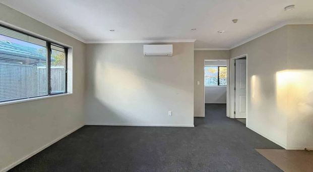 ILAM - TWO BEDROOM TOWNHOUSE, SINGLE GARAGE - Photo 1