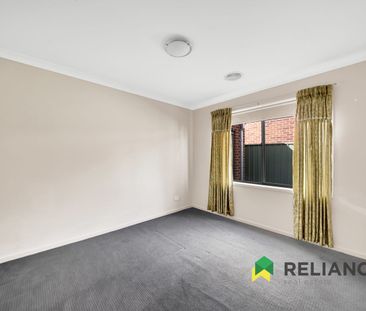 Spacious 4-Bedroom Family Home with Dual Living Areas! - Photo 3