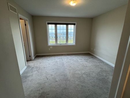For Lease - 92 Monarch Woods Drive, Kitchener, Ontario - Photo 5