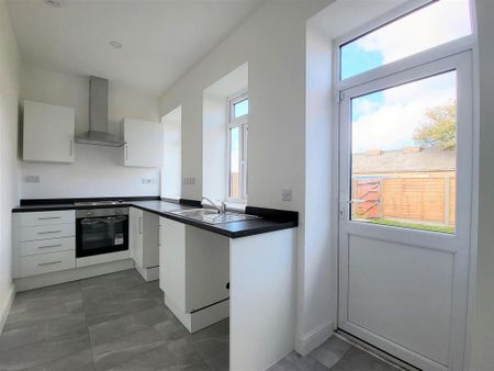 2 bedroom terraced house to rent - Photo 5