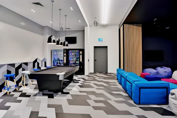 Twin Room in 8 Bed Apartment - Photo 1