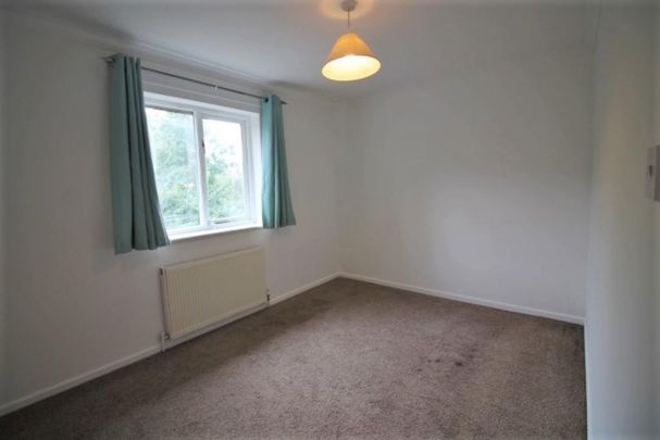 2 bedroom end of terrace house to rent - Photo 1