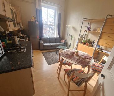 3 bedroom flat to rent - Photo 1