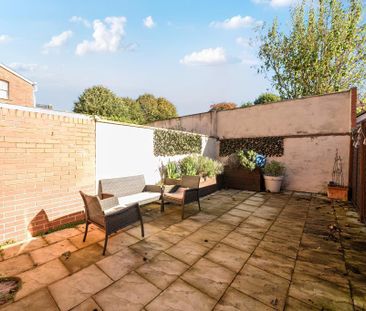 4 bedroom semi-detached house to rent - Photo 5