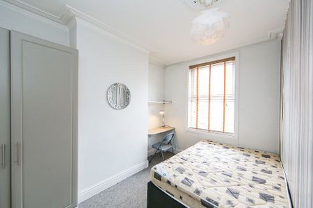 Beamsley Terrace, Hyde Park, Leeds - Photo 5