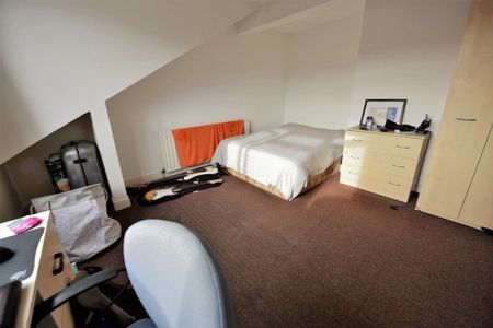 4 bedroom House in Brudenell View, Leeds - Photo 5