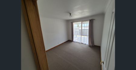 47 Porter St, Morwell, Vic 3840 - Photo 2