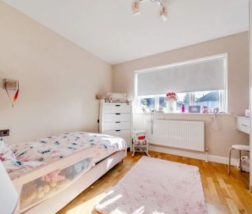 4 bedroom semi-detached house to rent - Photo 4