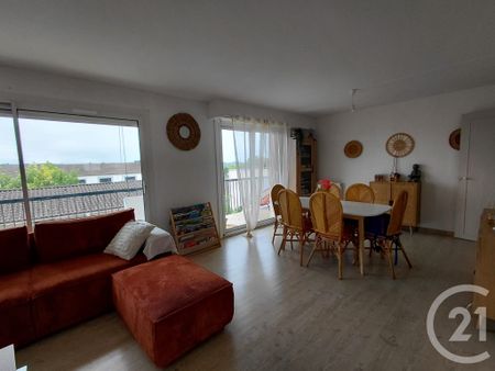 Location Appartement 3 pièces 70m² ORTHEZ 64300 - Photo 2