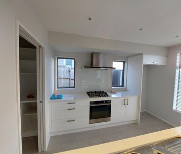 Spacious family Home in Millwater - Photo 6