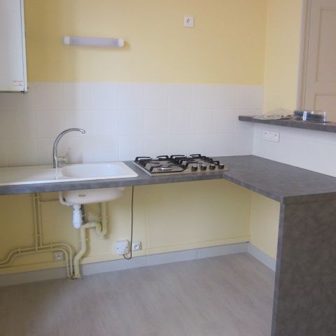 Location Appartement 3 pièces 54m² FEURS 42110 - Photo 1