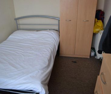 6 bedroom house to rent - Photo 1