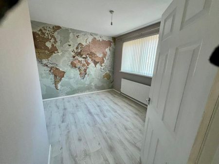 3 bedroom detached house to rent - Photo 2