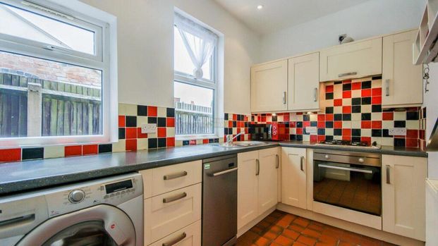 2 bedroom terraced house to rent - Photo 1