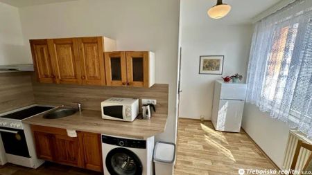 Pronájem bezbariérového bytu 1+1 Třeboň - Photo 2