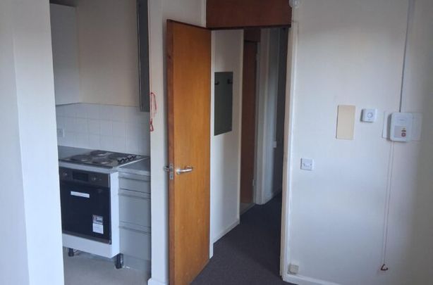 Thrawl Street – Flat 10 - Photo 1