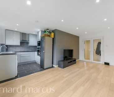 Davies Close, Croydon - Photo 3