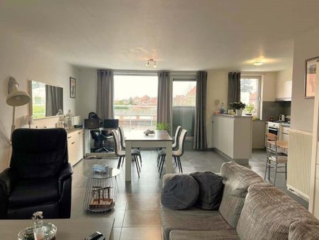 Duplex-appartement met 2 slaapkamers, balkon en garage. - Photo 2