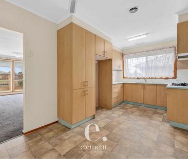 Well-Presented Home with Garage and Outdoor Space - Photo 4