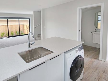 Wainuiomata Townhouse - Photo 4