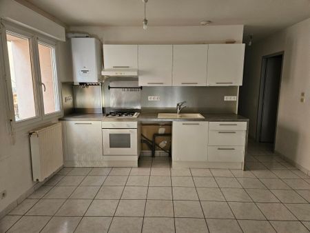 Location Appartement 3 pièces 53m² CLERIEUX 26260 - Photo 3