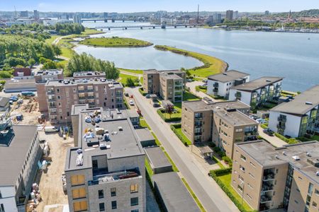 Nyopført 2-værelses penthouse lejlighed med stor tagterrasse - Photo 4