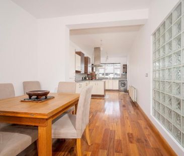 24 Prince Edward Park, Belfast, BT9 5FZ - Photo 3