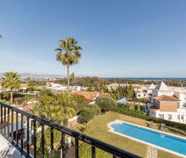 Townhouse in Málaga - Photo 2