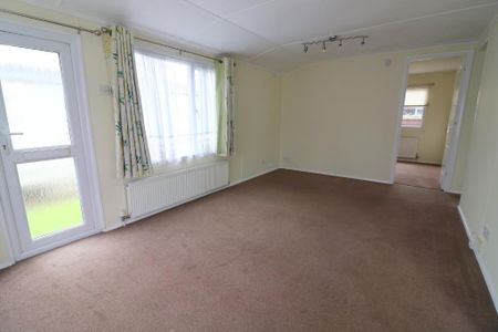 2 bedroom park home to rent - Photo 3