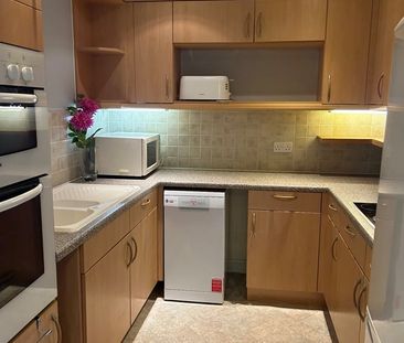 1 Bed Flat, Bryant Court, W3 - Photo 1
