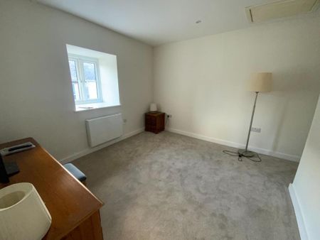 2 bedroom maisonette to rent - Photo 4