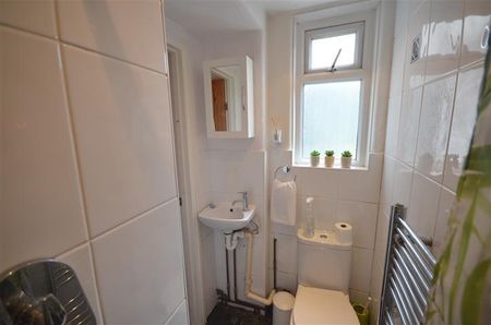 West Parade - Photo 4