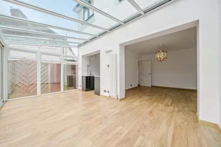 4 bedroom semi-detached house to rent - Photo 2