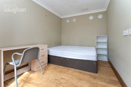 6 bedroom detached house to rent - Photo 3