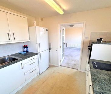 2 bedroom semi-detached bungalow to rent - Photo 1