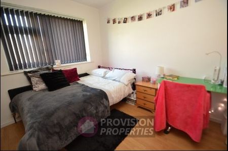 3 Bedroom Student Properties Hyde Park - Photo 5