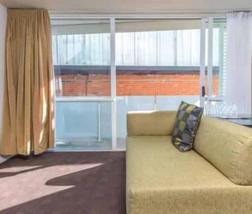 The Resolute Twins - Photo 2