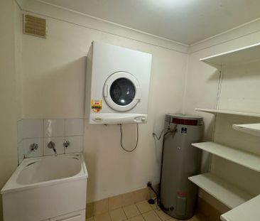 Availabe 13 March - Photo 2