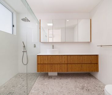 Elevate Your Lifestyle: Brand New Designer Living in Yeronga! - Photo 6